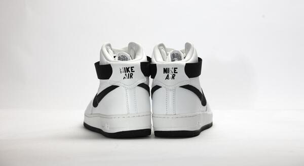 Nike Air Force 1 High Retro QS 